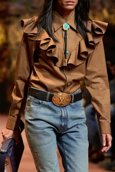 Look 26
